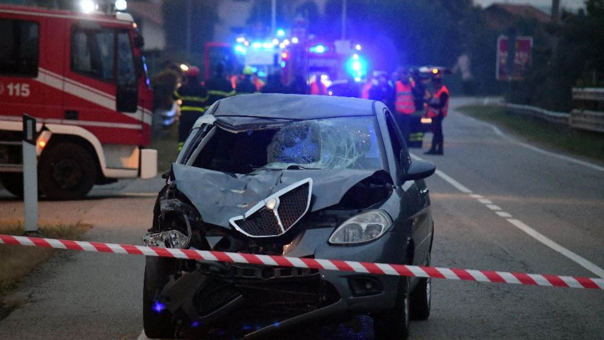 Immagine di Strada assassina, storie e testimonianze dei parenti delle vittime