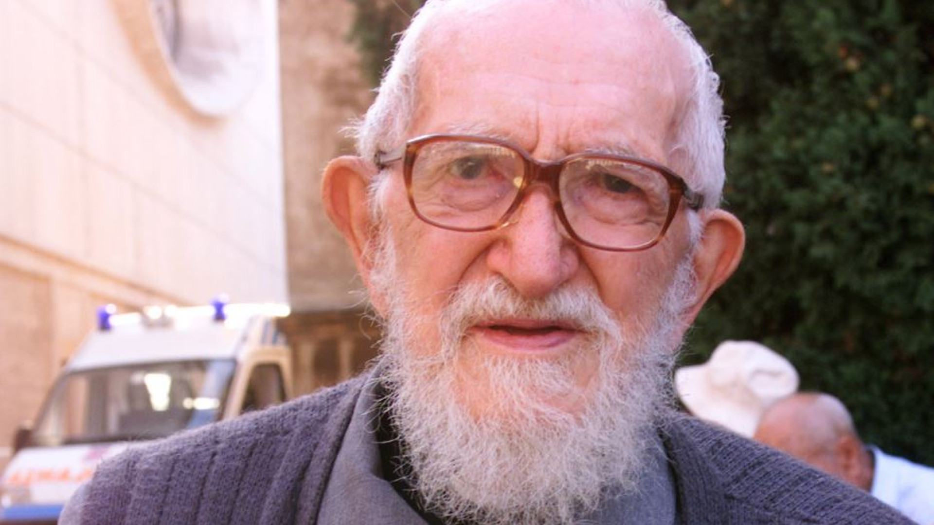 Immagine di Abbé Pierre: i vescovi francesi chiedono l'apertura di un'inchiesta