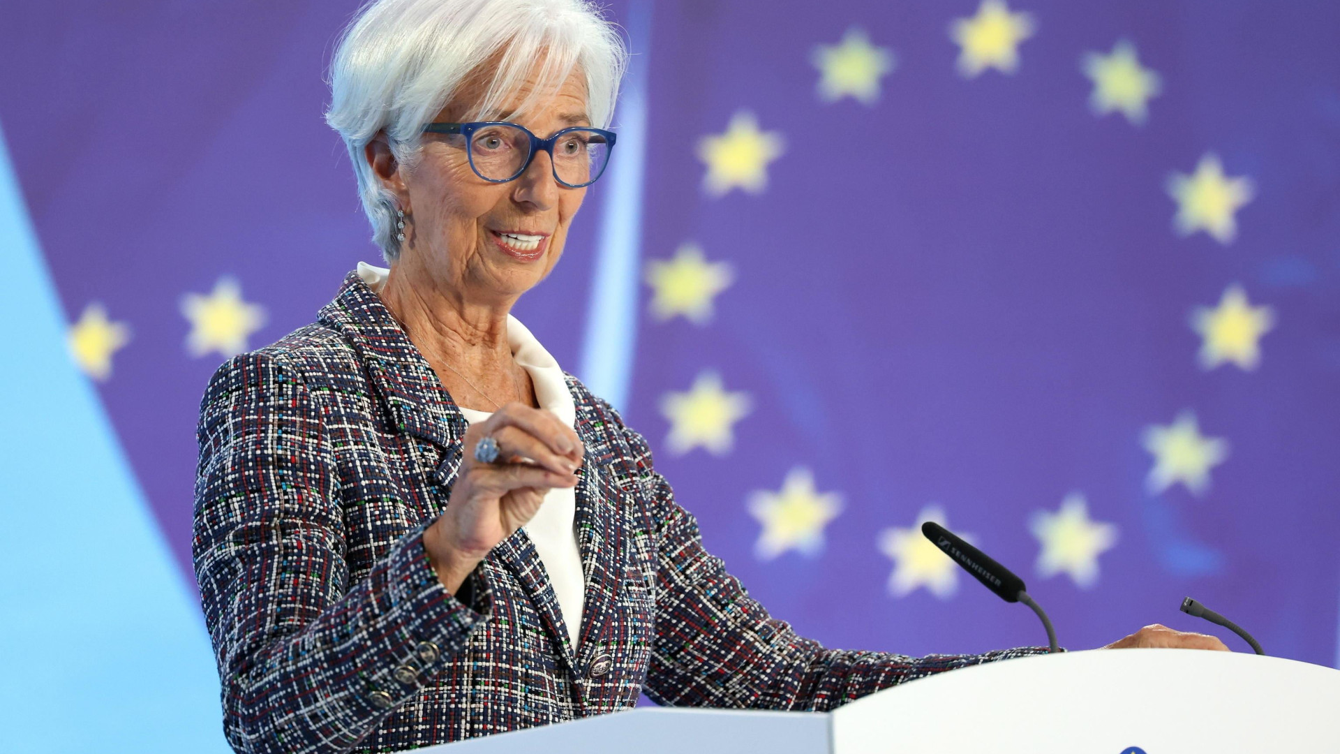 Immagine di La Bce lascia i tassi invariati. Lagarde: «Per settembre è tutto aperto»