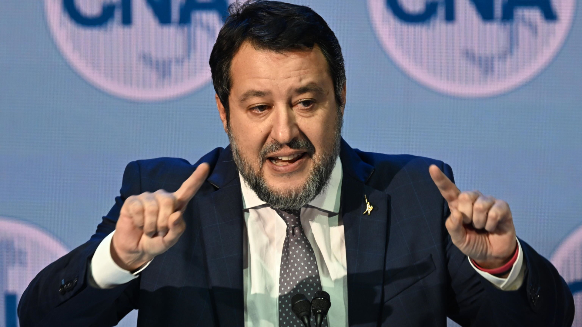 Immagine di Il garante: «Mancano i requisiti». Salvini attacca i sindacati