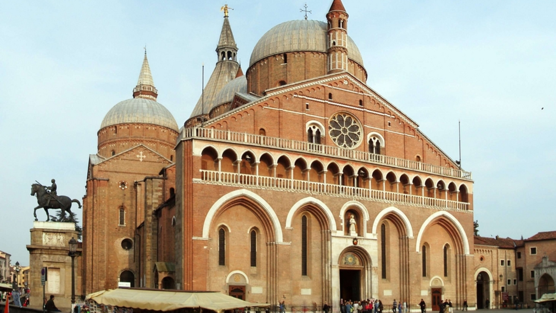 Immagine di Pellegrini sulle orme di sant'Antonio: 1.800 chilometri a piedi