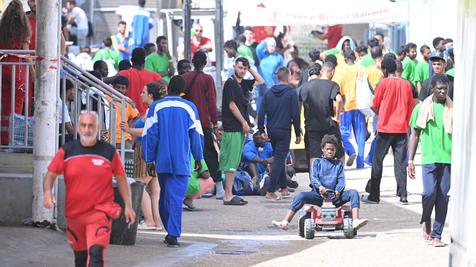Immagine di Il medico “in transito” che aiuta i migranti