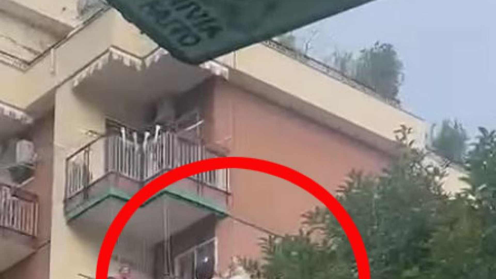 Immagine di Precipita la funivia del Monte Faito, 4 morti. Dolore e rabbia a Castellammare