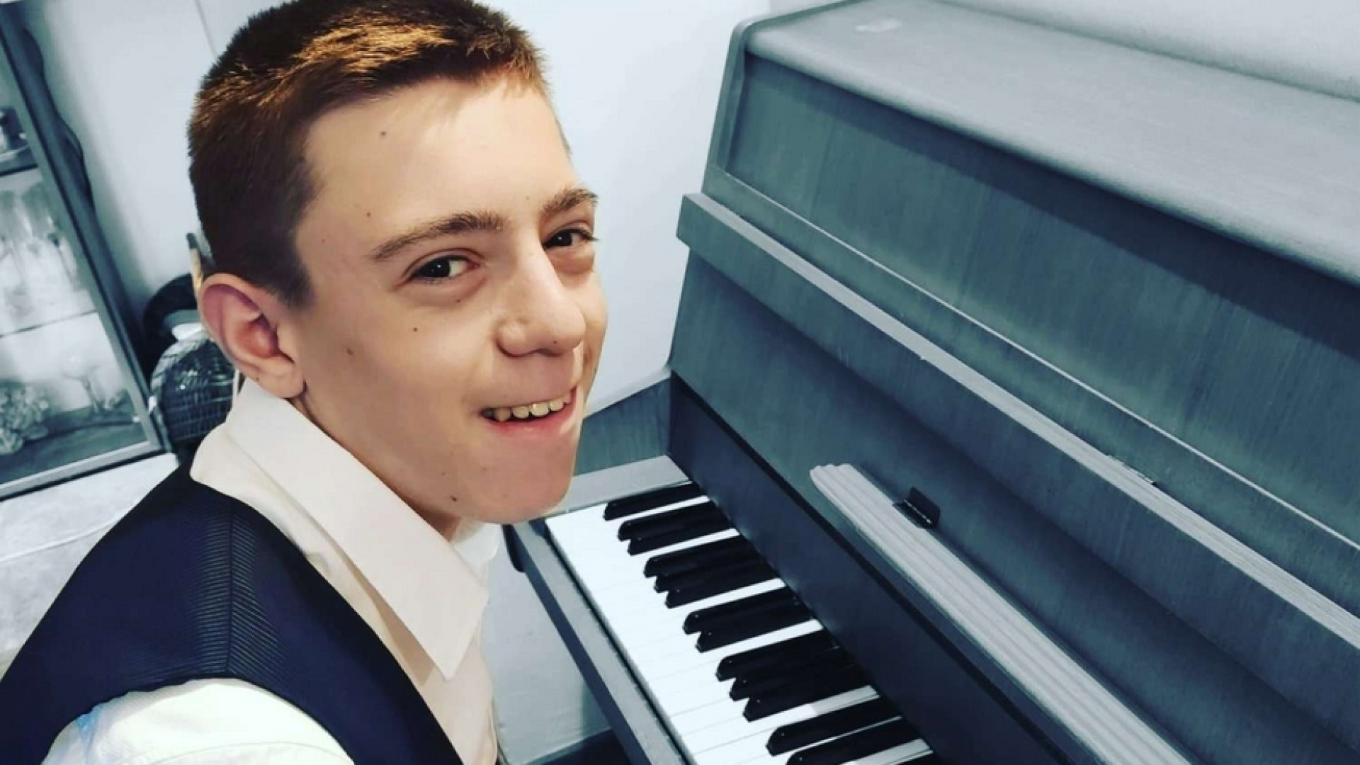 Immagine di Andrea, il “Piccolo principe” che insegna la vita col pianoforte
