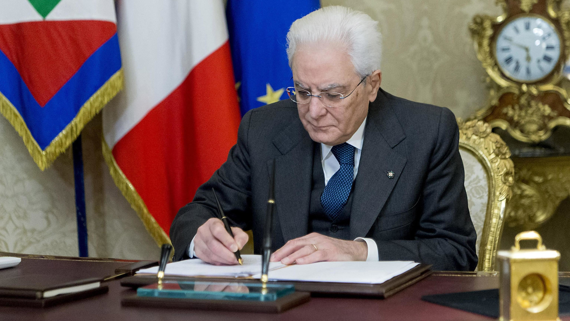 Immagine di Ponte Morandi, Mattarella: sui risarcimenti non ci siano discriminazioni